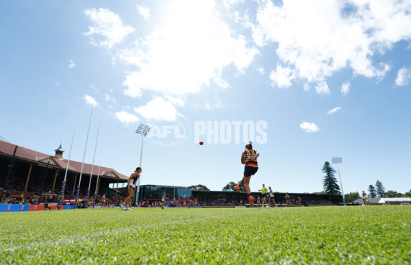 AFLW 2025 Second Elimination Final - Adelaide v St Kilda - A-64771015