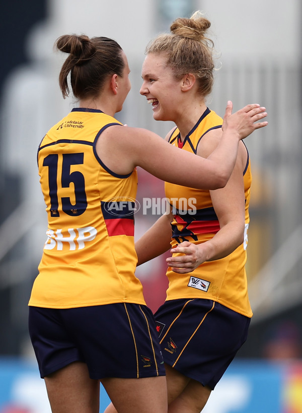 AFLW 2025 Second Semi Final - Melbourne v Adelaide - A-64793902