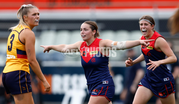 AFLW 2025 Second Semi Final - Melbourne v Adelaide - A-64793917