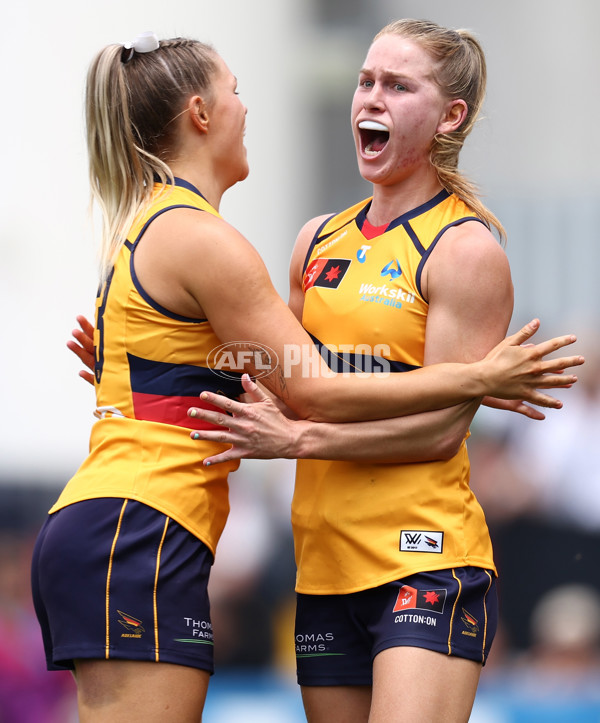 AFLW 2025 Second Semi Final - Melbourne v Adelaide - A-64795044