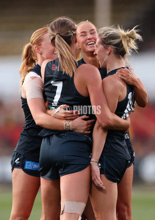 AFLW 2025 First Semi Final - Hawthorn v Carlton - A-64804932