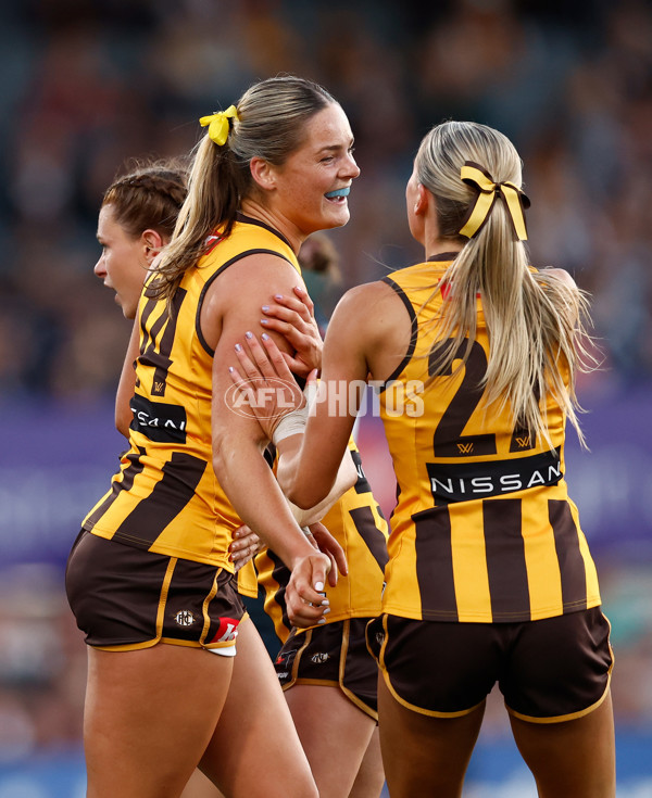 AFLW 2025 First Semi Final - Hawthorn v Carlton - A-64807503