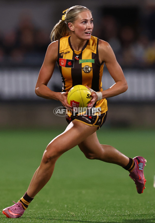 AFLW 2025 First Semi Final - Hawthorn v Carlton - A-64807554