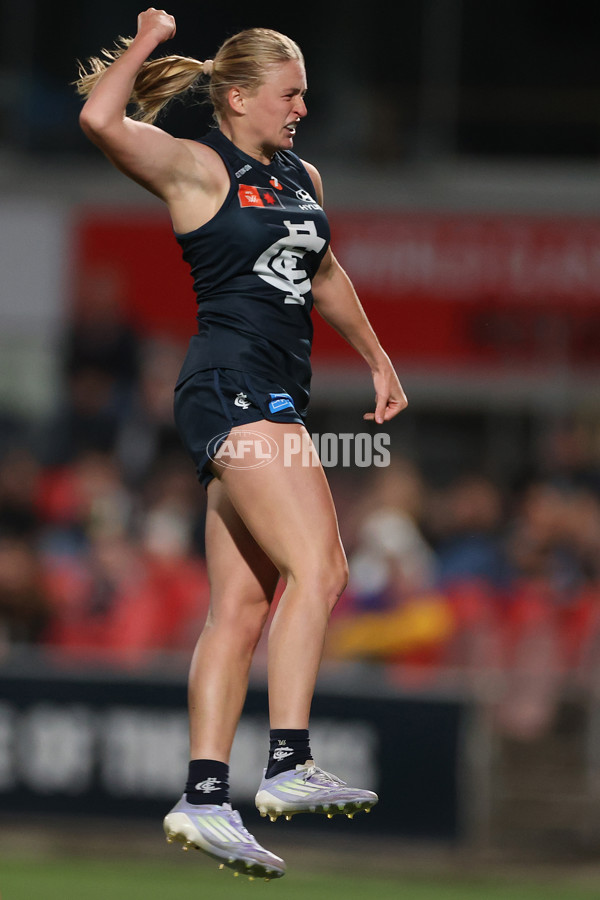 AFLW 2025 First Semi Final - Hawthorn v Carlton - A-64808747