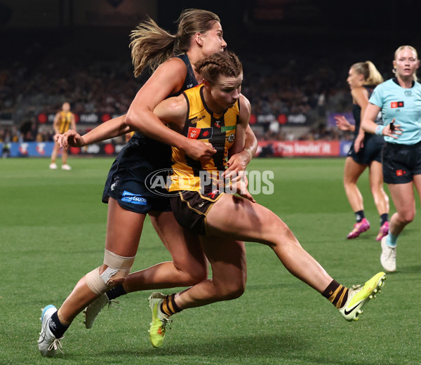 AFLW 2025 First Semi Final - Hawthorn v Carlton - A-64808754