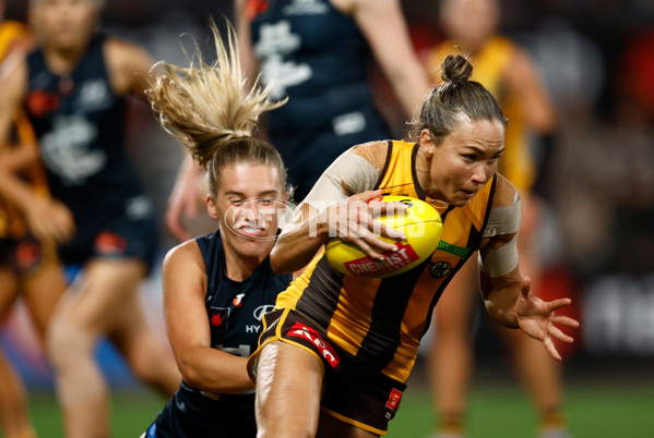 AFLW 2025 First Semi Final - Hawthorn v Carlton - A-64811297