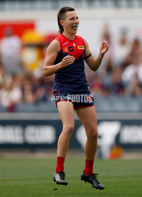 AFLW 2025 First Preliminary Final - North Melbourne v Melbourne - A-64852438