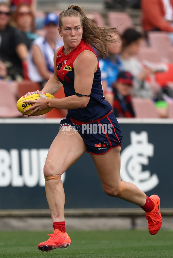 AFLW 2025 First Preliminary Final - North Melbourne v Melbourne - A-64857507