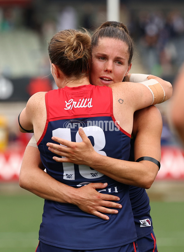 AFLW 2025 First Preliminary Final - North Melbourne v Melbourne - A-64859900