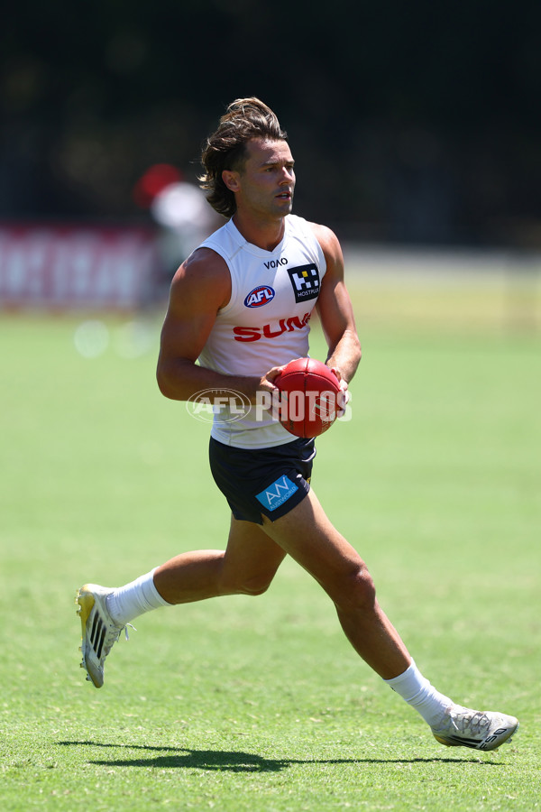 AFL 2025 Training - Gold Coast 011225 - A-64937800