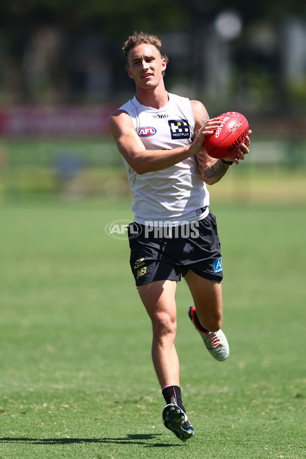 AFL 2025 Training - Gold Coast 011225 - A-64940879