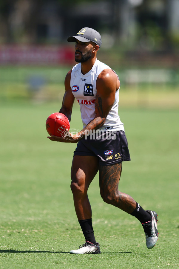 AFL 2025 Training - Gold Coast 011225 - A-64940910