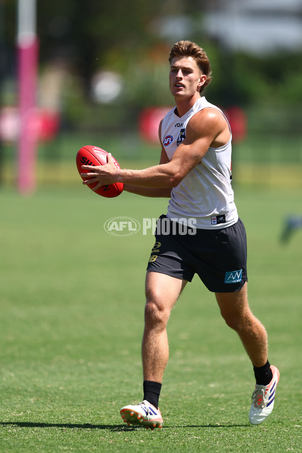 AFL 2025 Training - Gold Coast 011225 - A-64941205