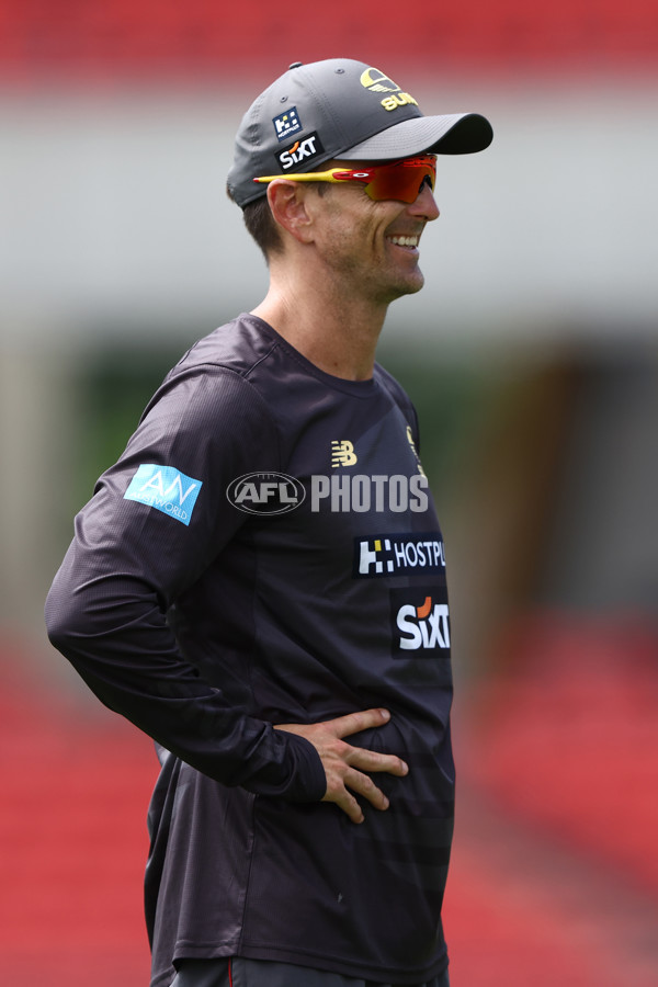 AFL 2026 Training - Gold Coast 270126 - A-65277303