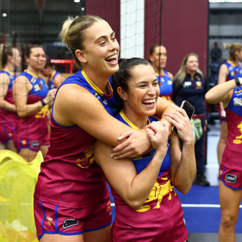 AFLW 2024 Media - Brisbane Team Photo Day