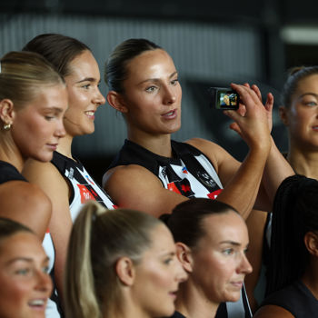 AFLW 2025 Media - Collingwood Team Photo Day